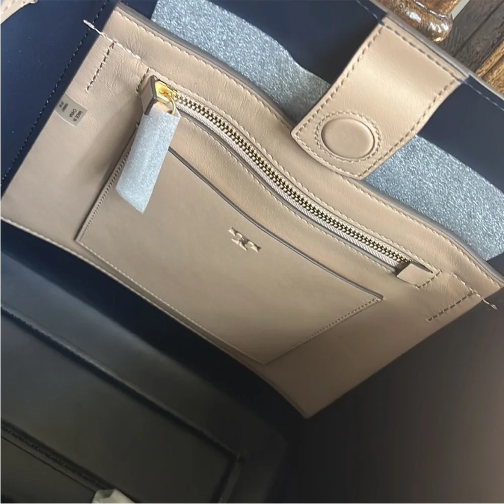 Tory Burch Gemini Leather Tote in Perfect Sand - Picture 10 of 15